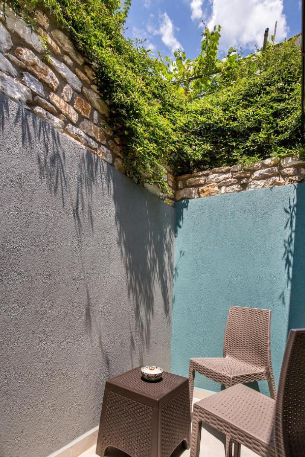 Apartamento Oikos Daretsou Theologos  Exterior foto