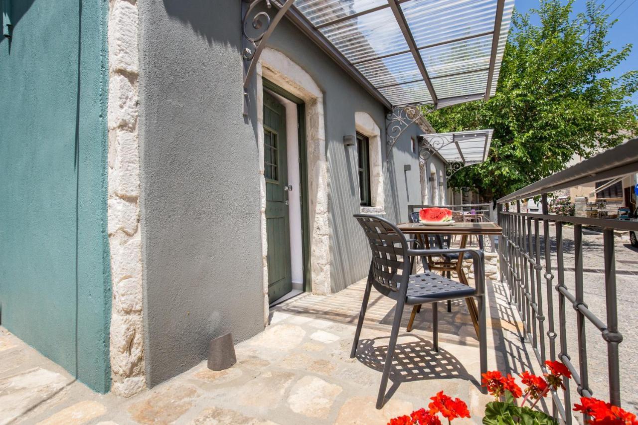 Apartamento Oikos Daretsou Theologos  Exterior foto